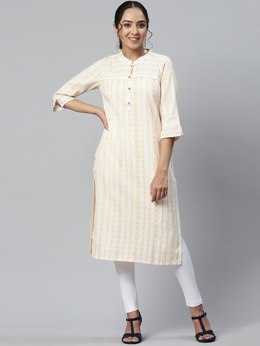 

AURELIA Women Yellow Geometric Printed Kurta