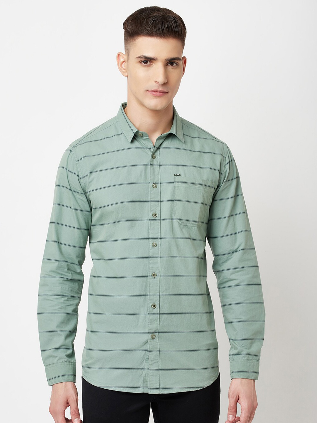 

Blue Buddha Men Green Regular Fit Horizontal Striped Casual Shirt