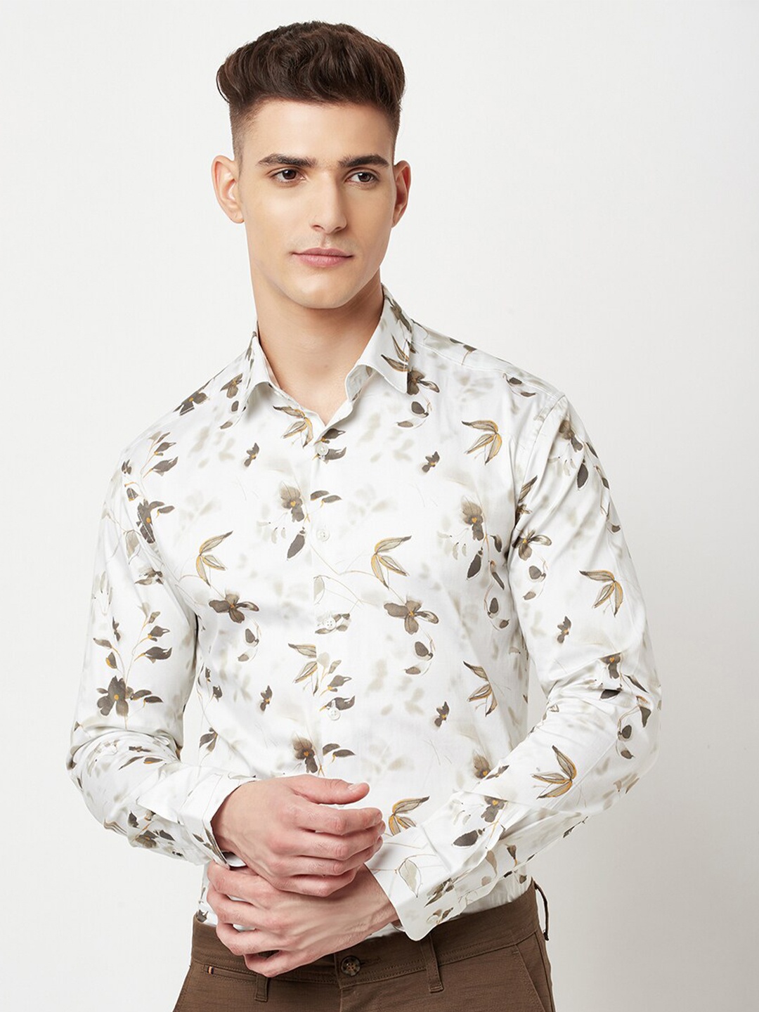 

Blue Buddha Men Off White Regular Fit Floral Printed Casual Shirt