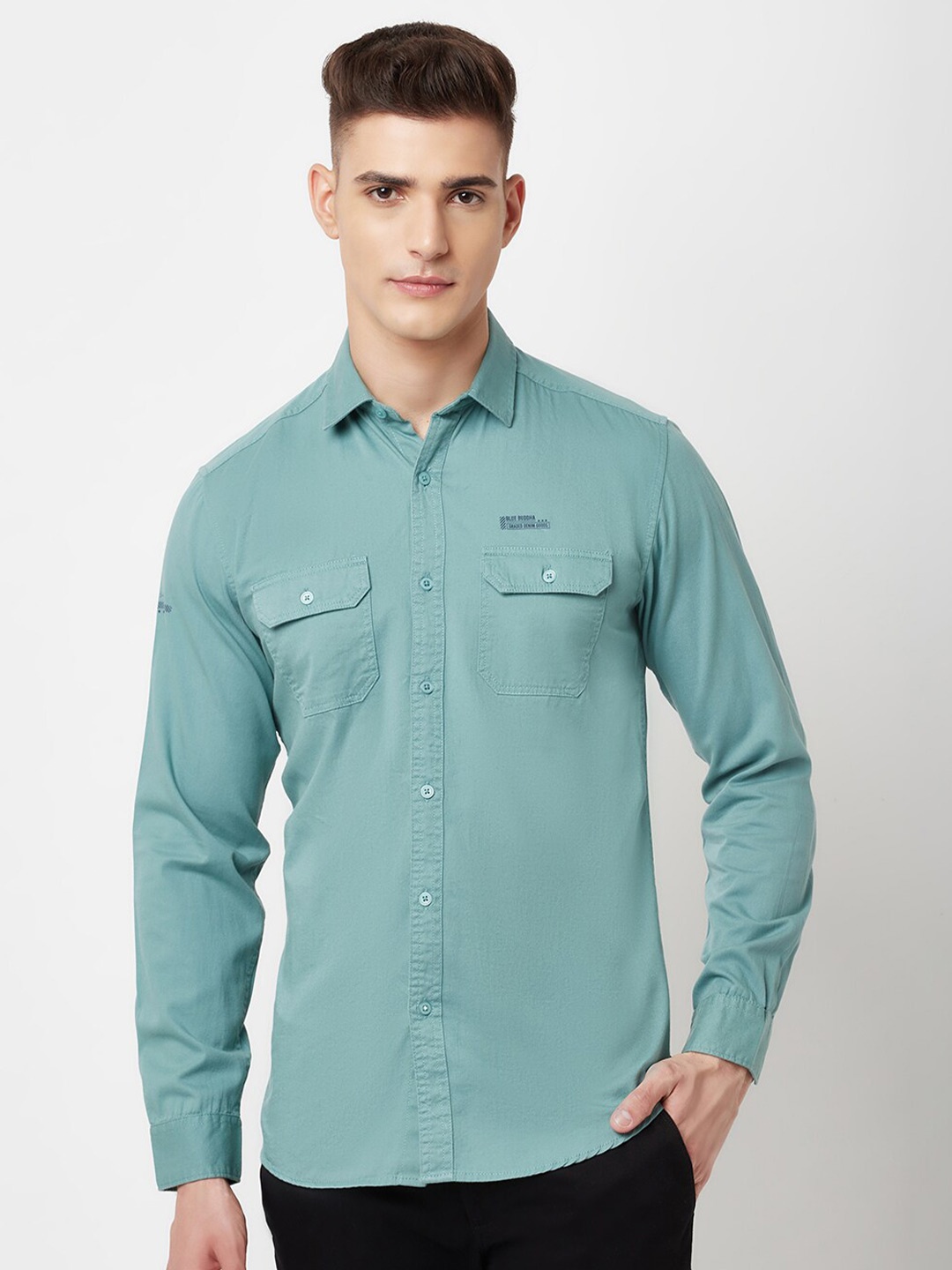 

Blue Buddha Men Green Regular Fit Solid Casual Shirt