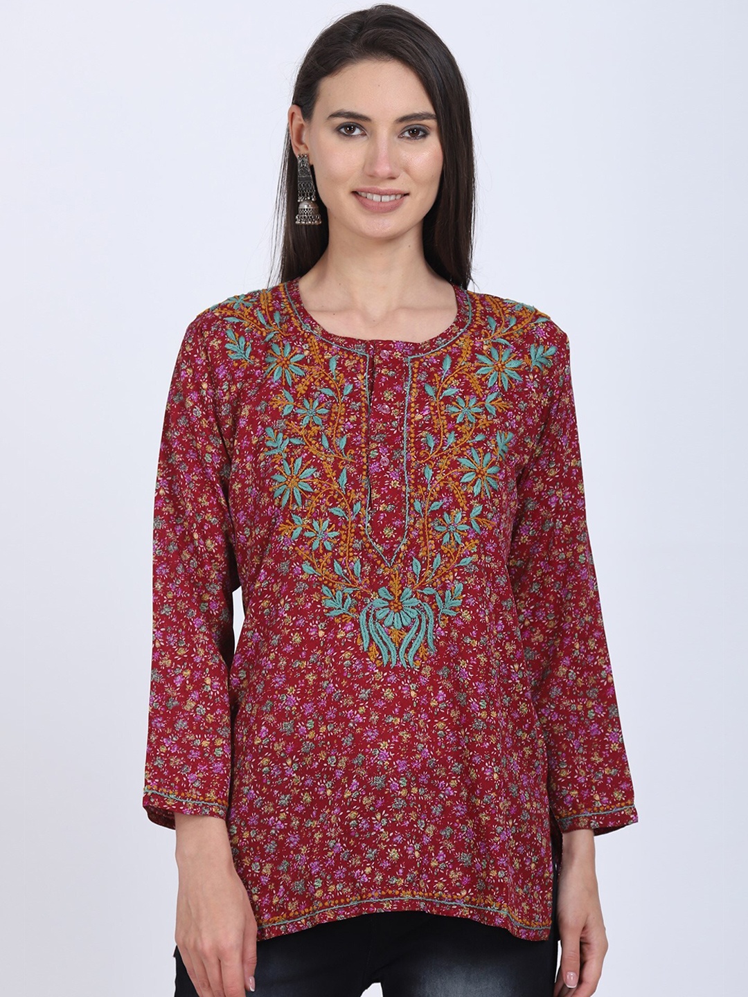 

PARAMOUNT CHIKAN Red Floral Embroidered Chikankari Pure Crepe Kurti