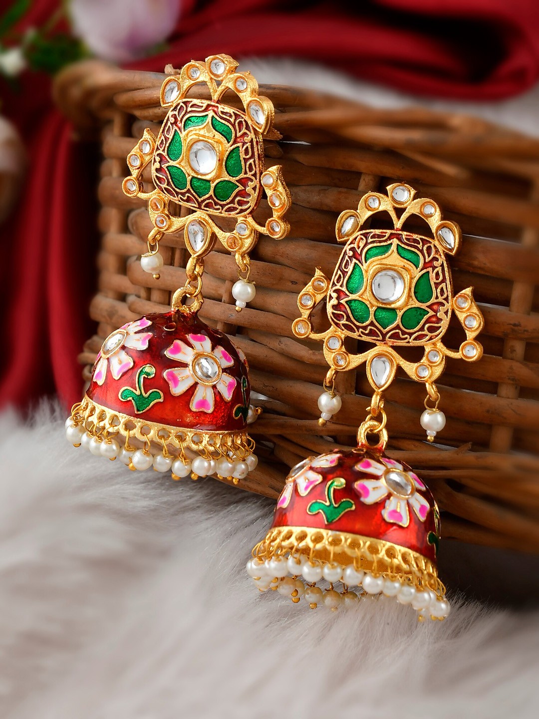 

DASTOOR Red & Green Gold-Plated Dome Shaped Jhumkas Earrings