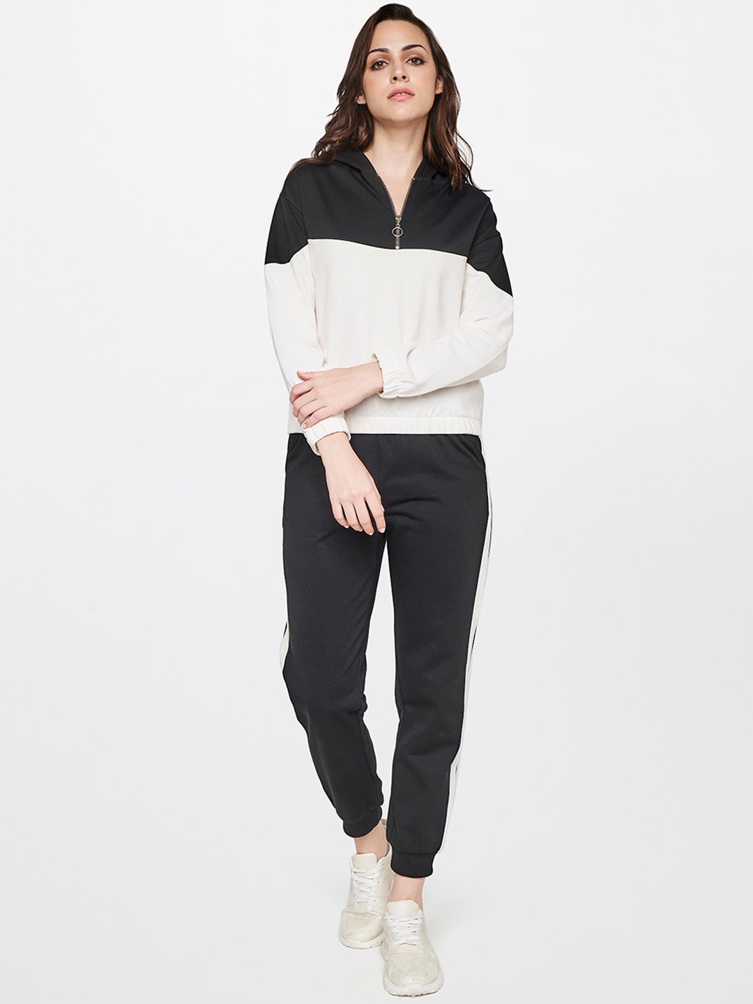 

AND Women Black & White Sweatshirt With Joggers