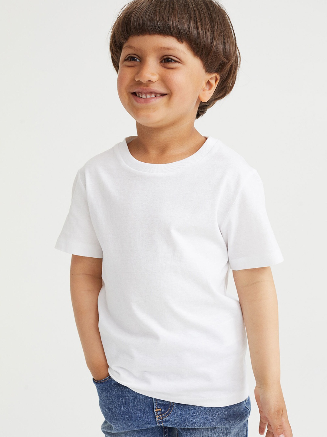 

H&M Boys White Pure Cotton Slim Fit T-shirt
