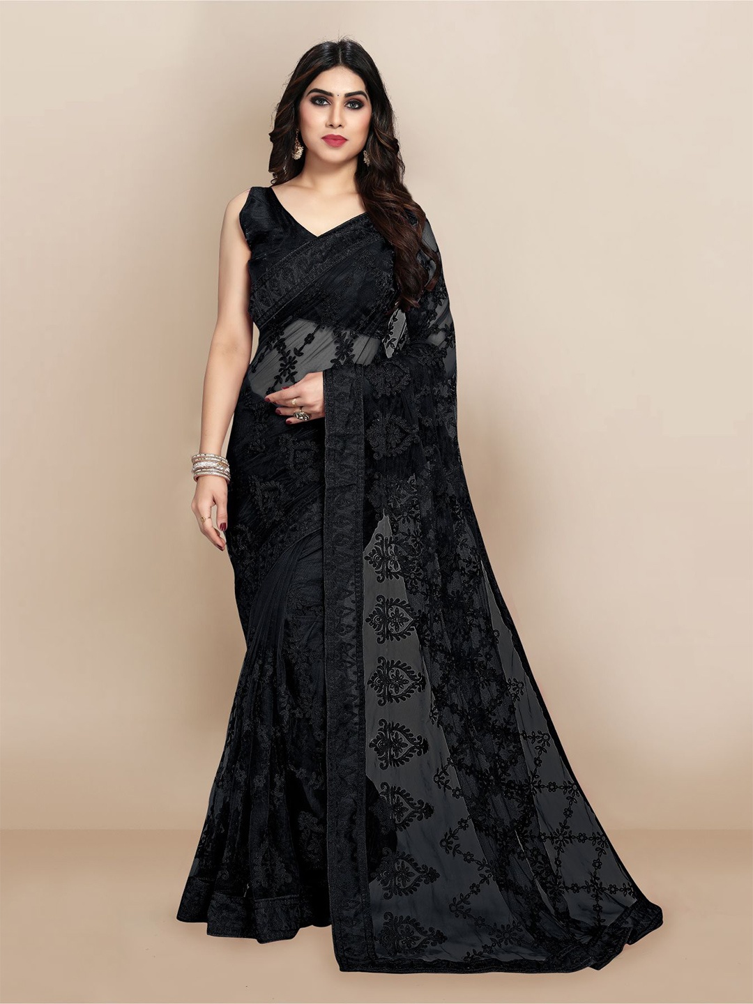 

VAIRAGEE Black Floral Net Saree