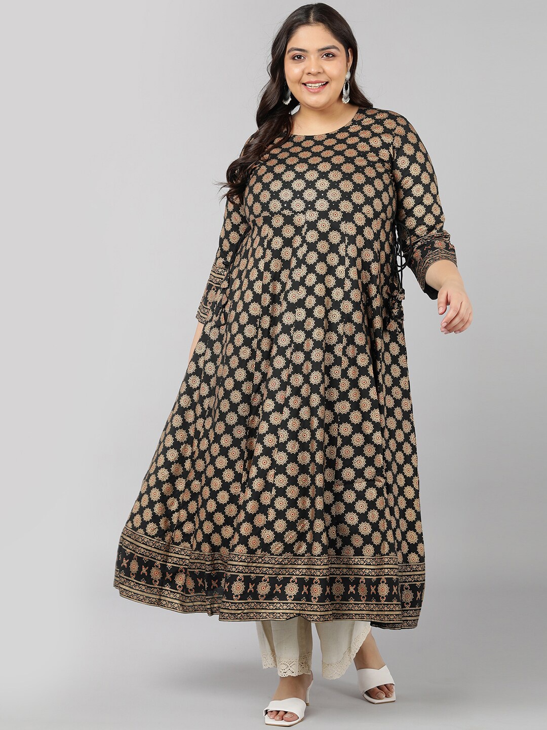 

kipek Women Black Ethnic Motifs Anarkali Kurta