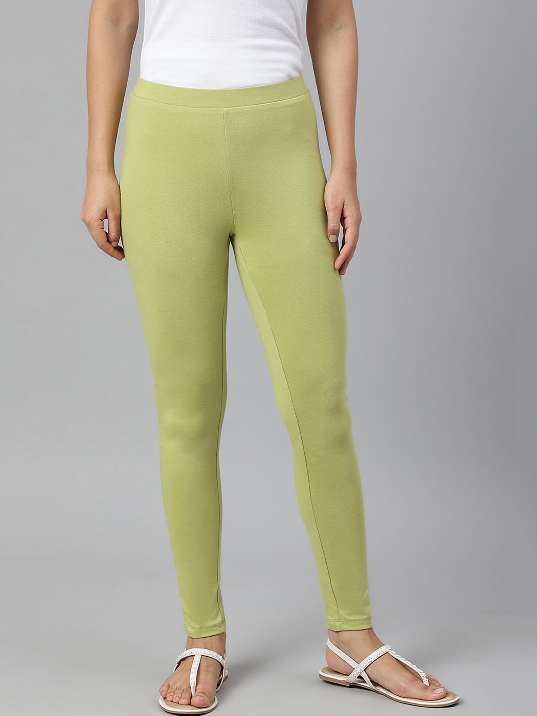

W Women Green Solid Cotton Ankle-Length Leggings