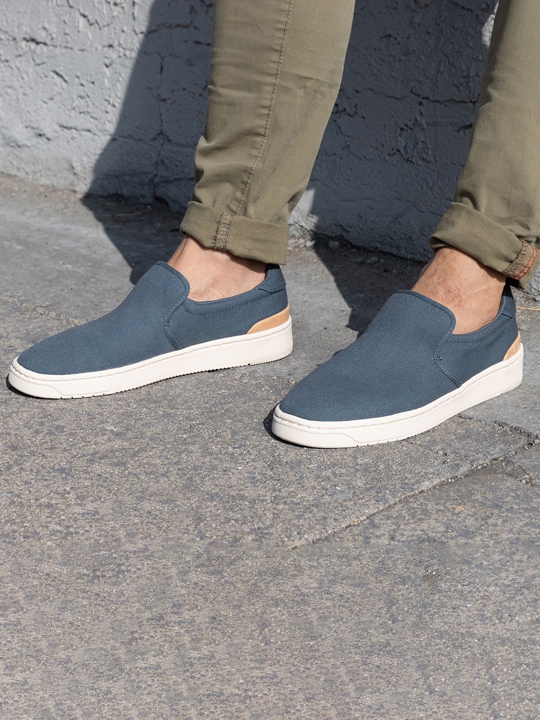 

TOMS Men Blue Slip-On Casual Sneakers