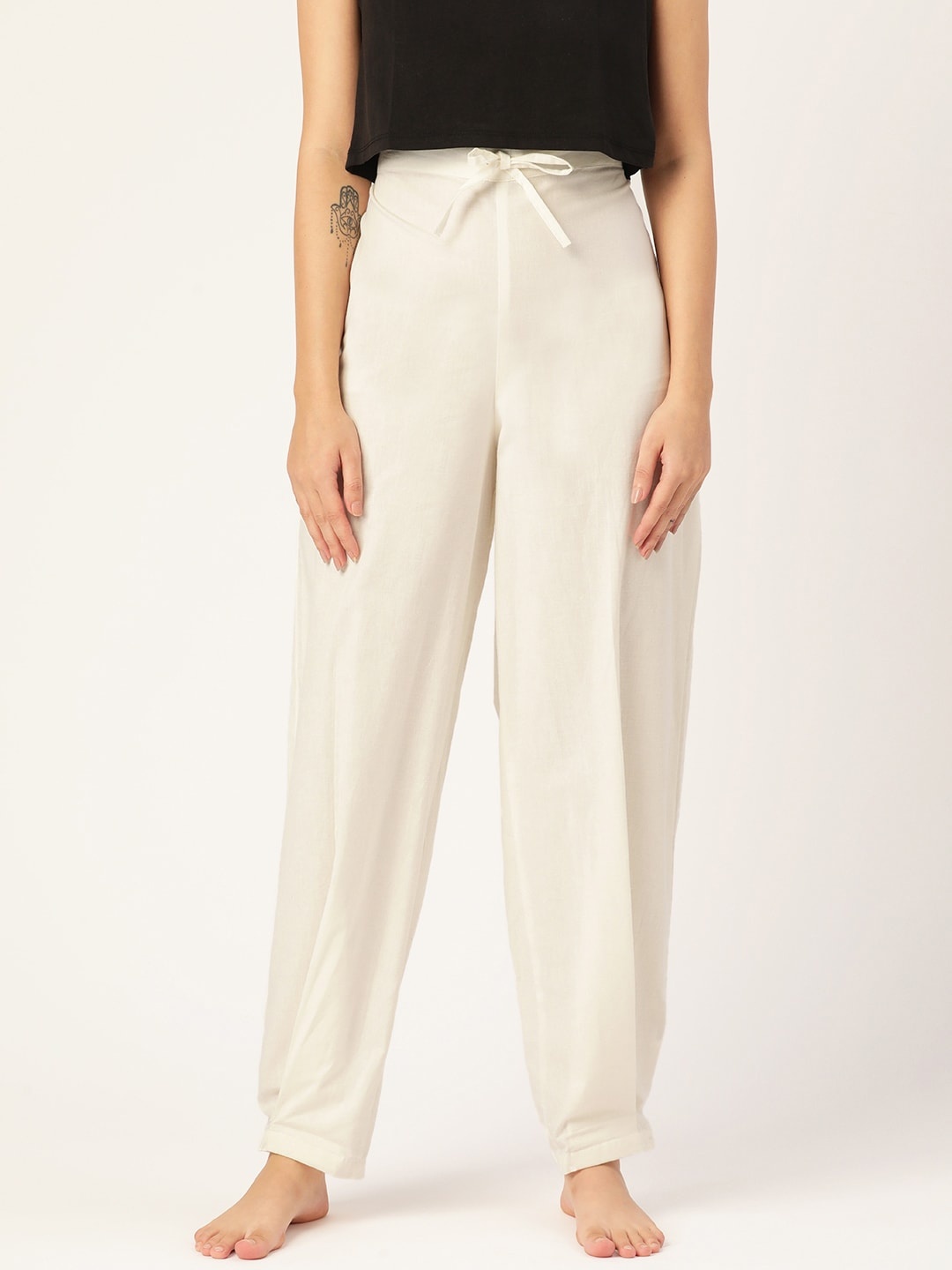 

MBeautiful Women Off White Solid Organic Cotton Carrot Fit Lounge Pant