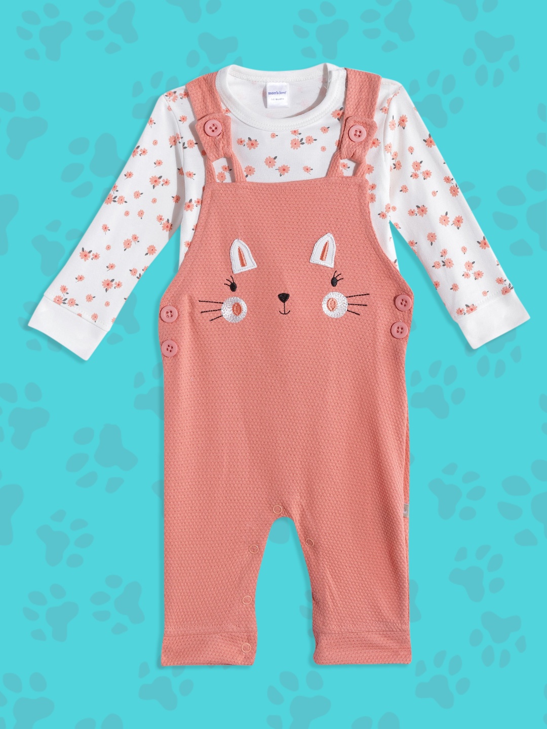 

Moms Love Infant Girls Peach-Coloured & White Solid Dungaree with T-shirt
