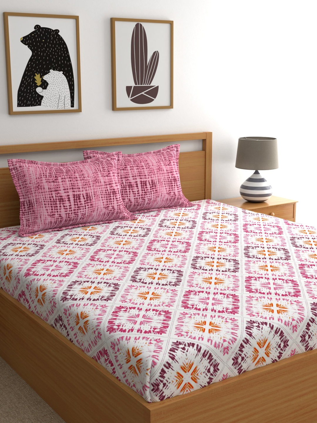 

Dreamscape Pink & Orange Geometric 140 TC King Fitted Bedsheet With 2 Pillow Covers