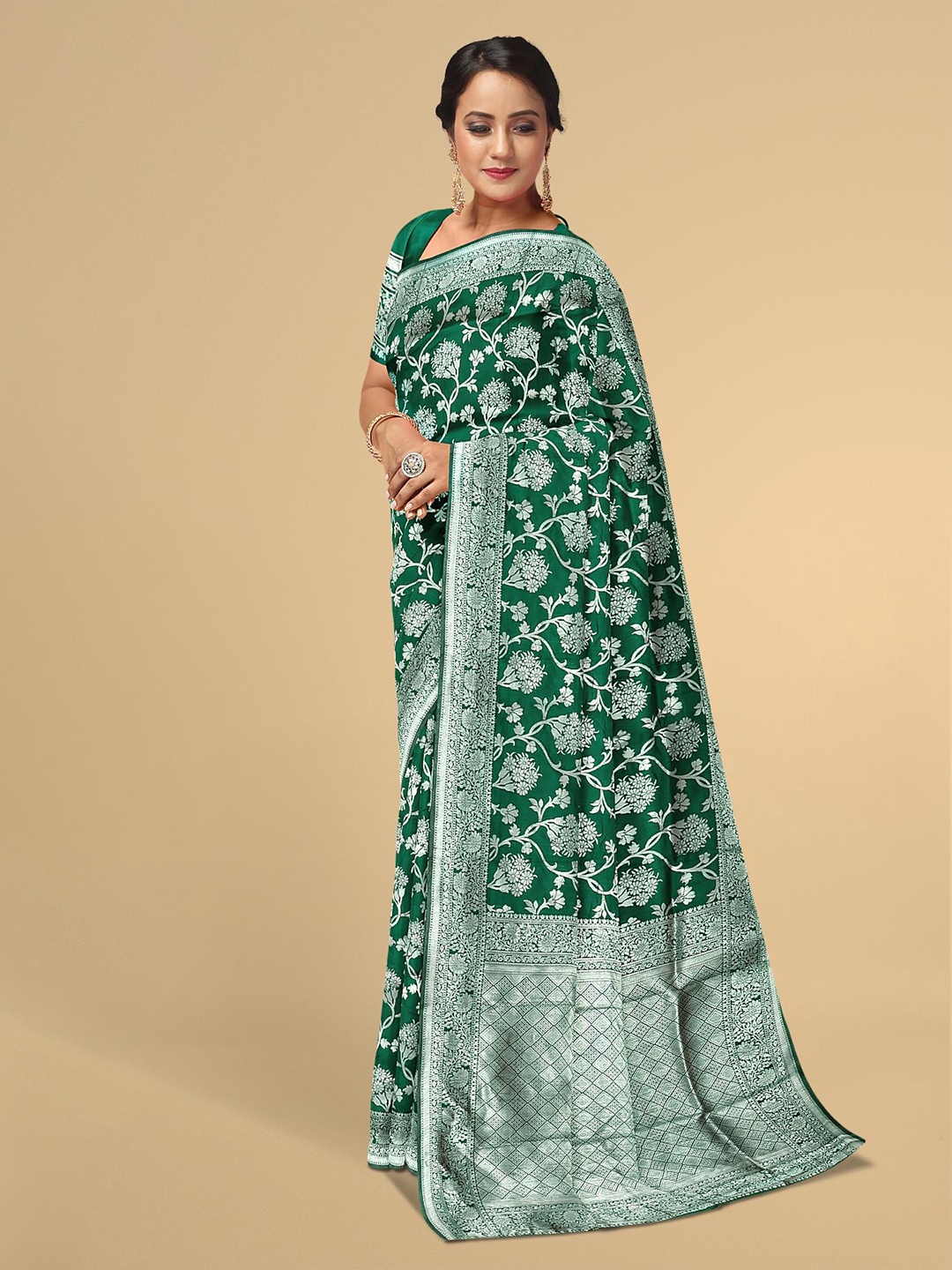

Kalamandir Green & Silver-Toned Floral Zari Silk Blend Saree