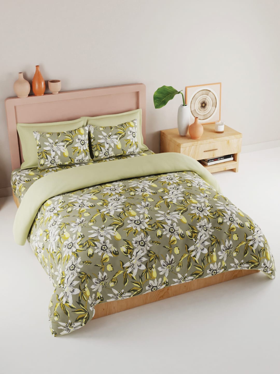

BIANCA Green & White Floral 210 TC King Bedsheet with 2 Pillow Covers