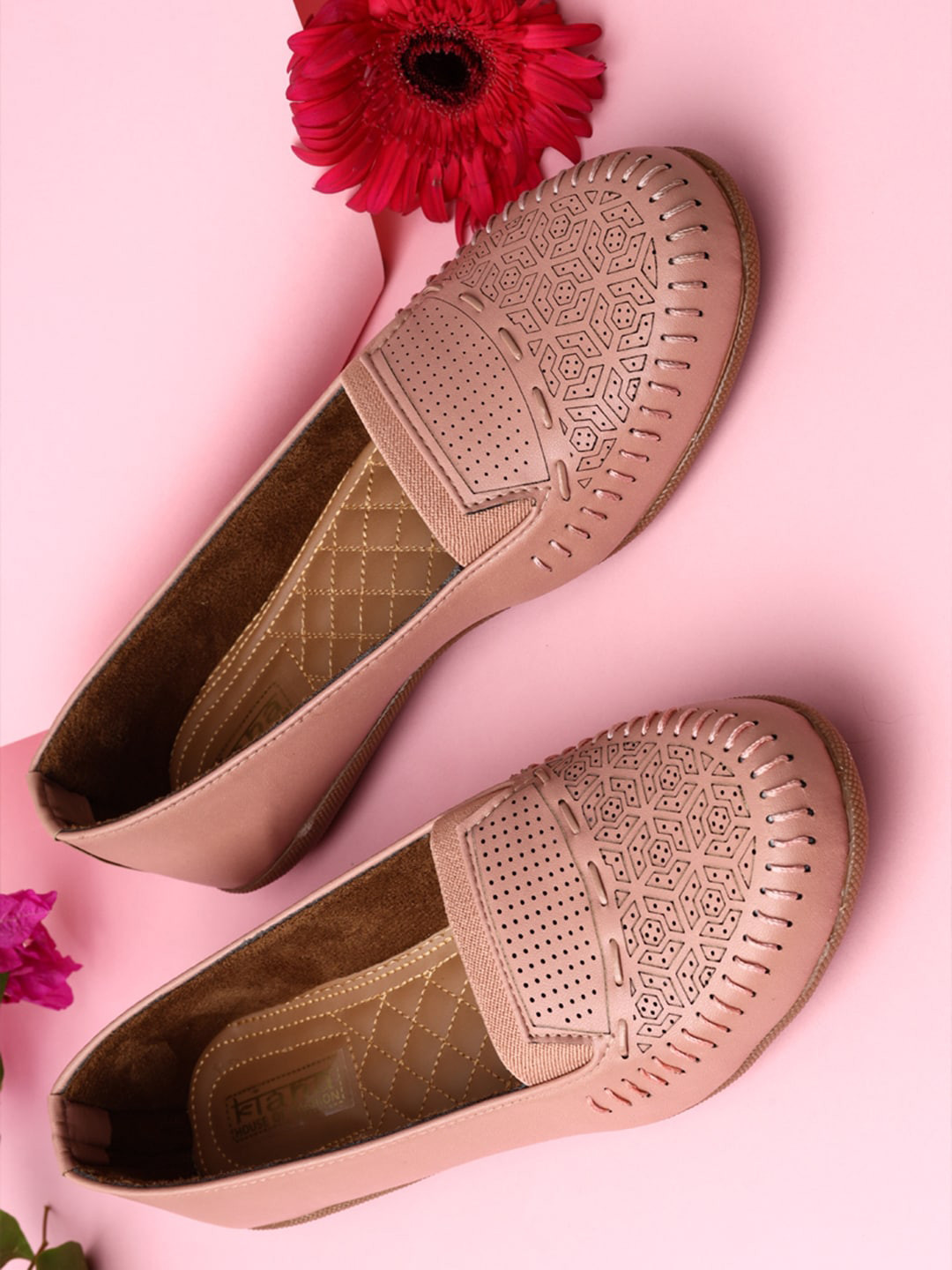

Kiana Women Pink Ethnic Laser Cuts Flats