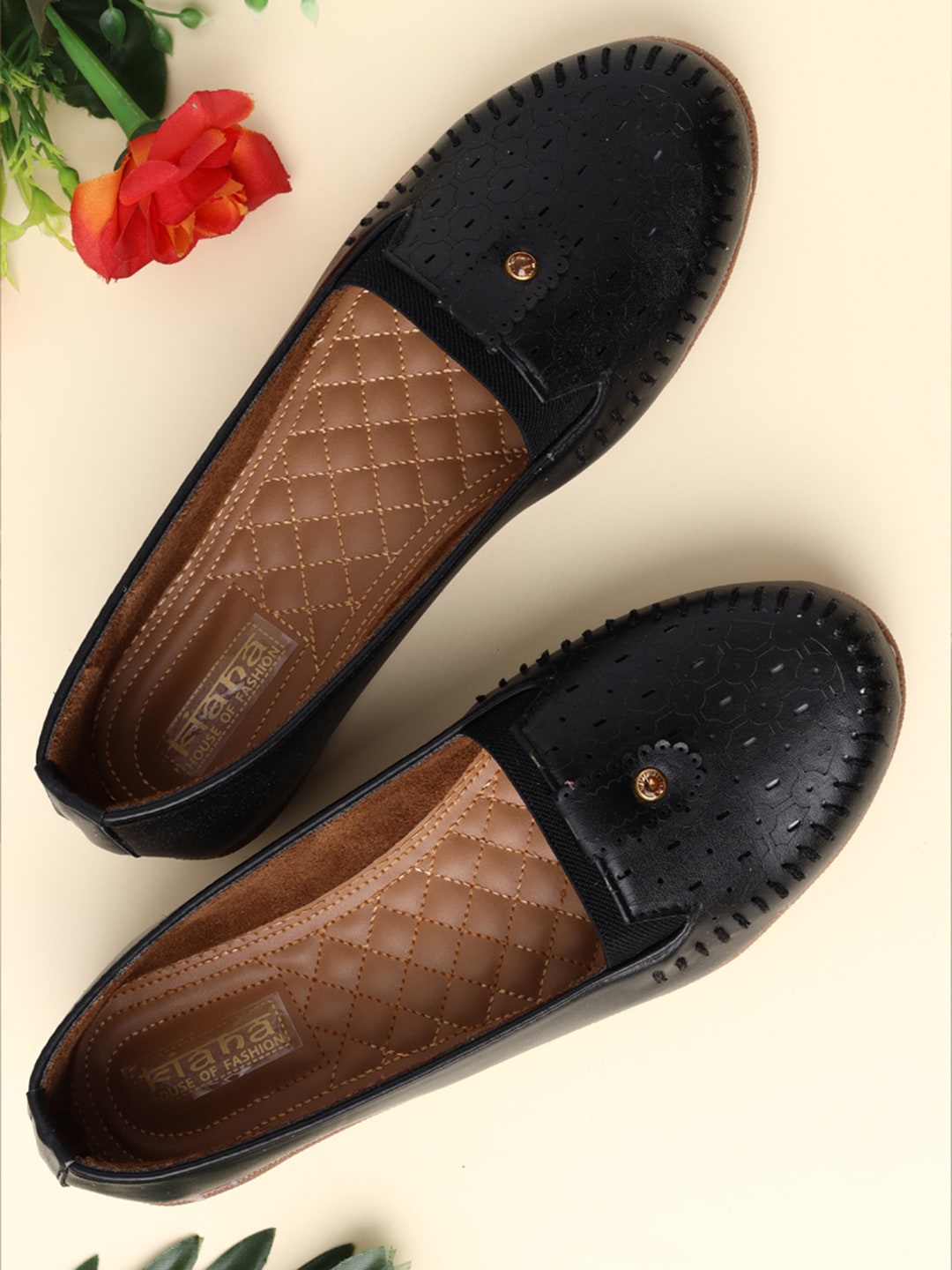

Kiana Women Black Ethnic Flats
