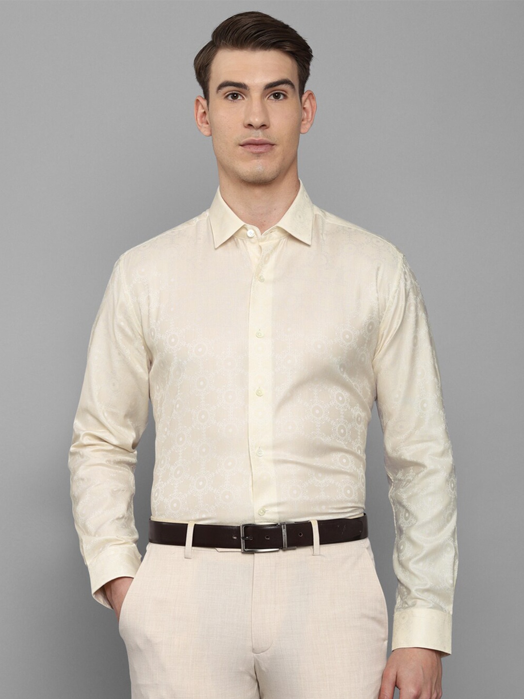 

Luxure by Louis Philippe Men Cream Printed Cotton Formal Shirt