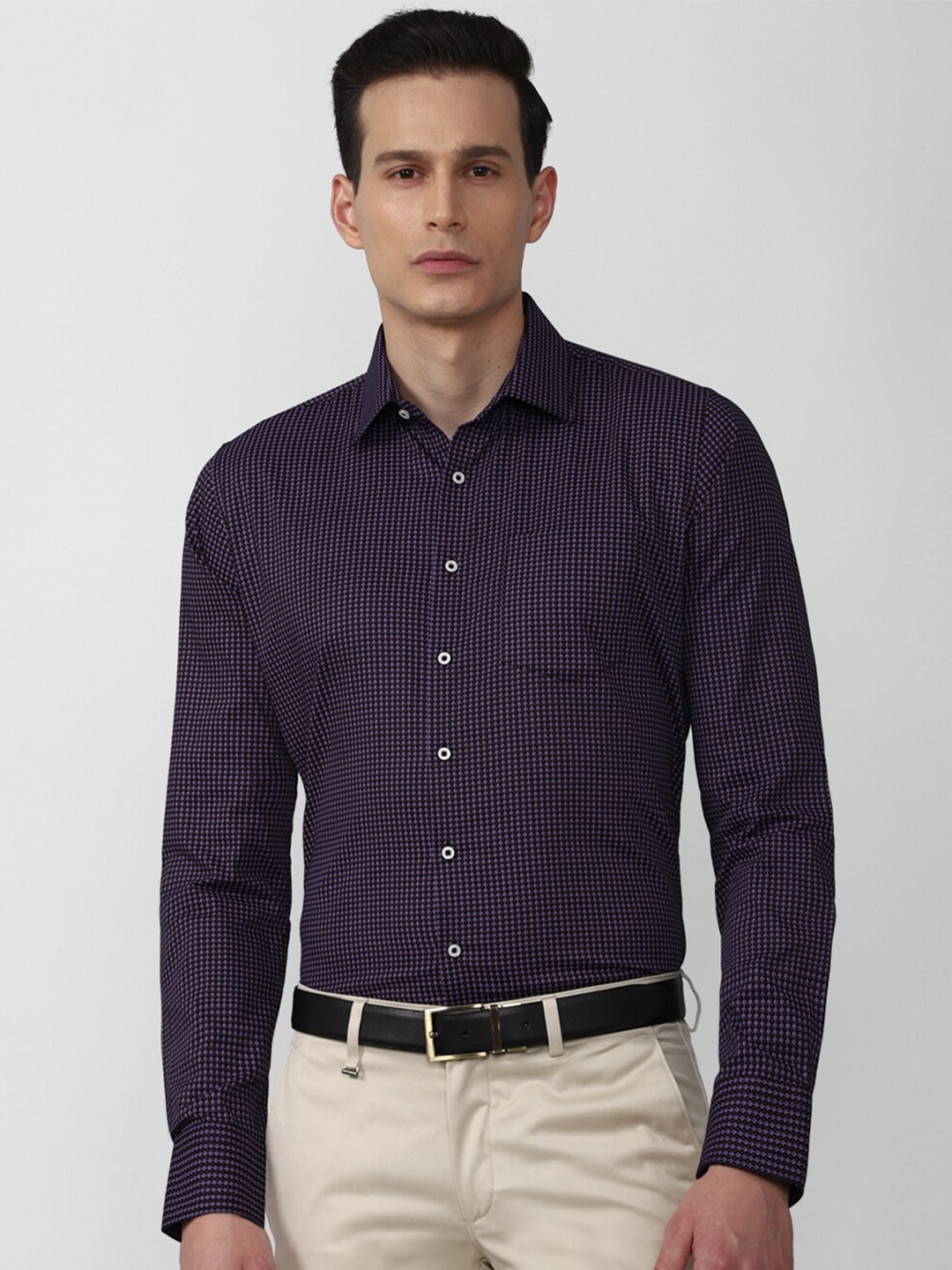 

Van Heusen Men Purple Slim Fit Checked Formal Shirt