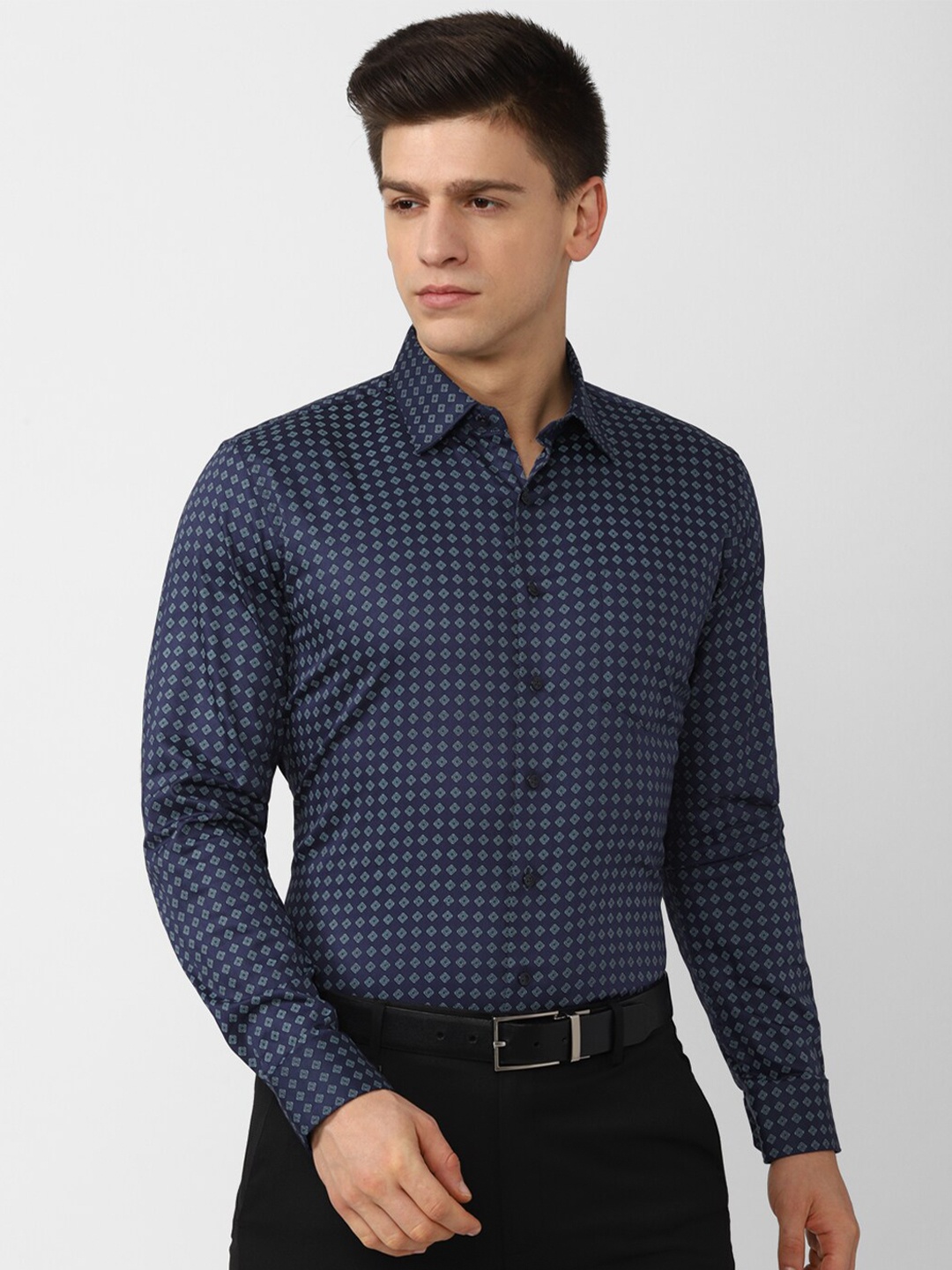 

Van Heusen Men Navy Blue Slim Fit Checked Formal Shirt