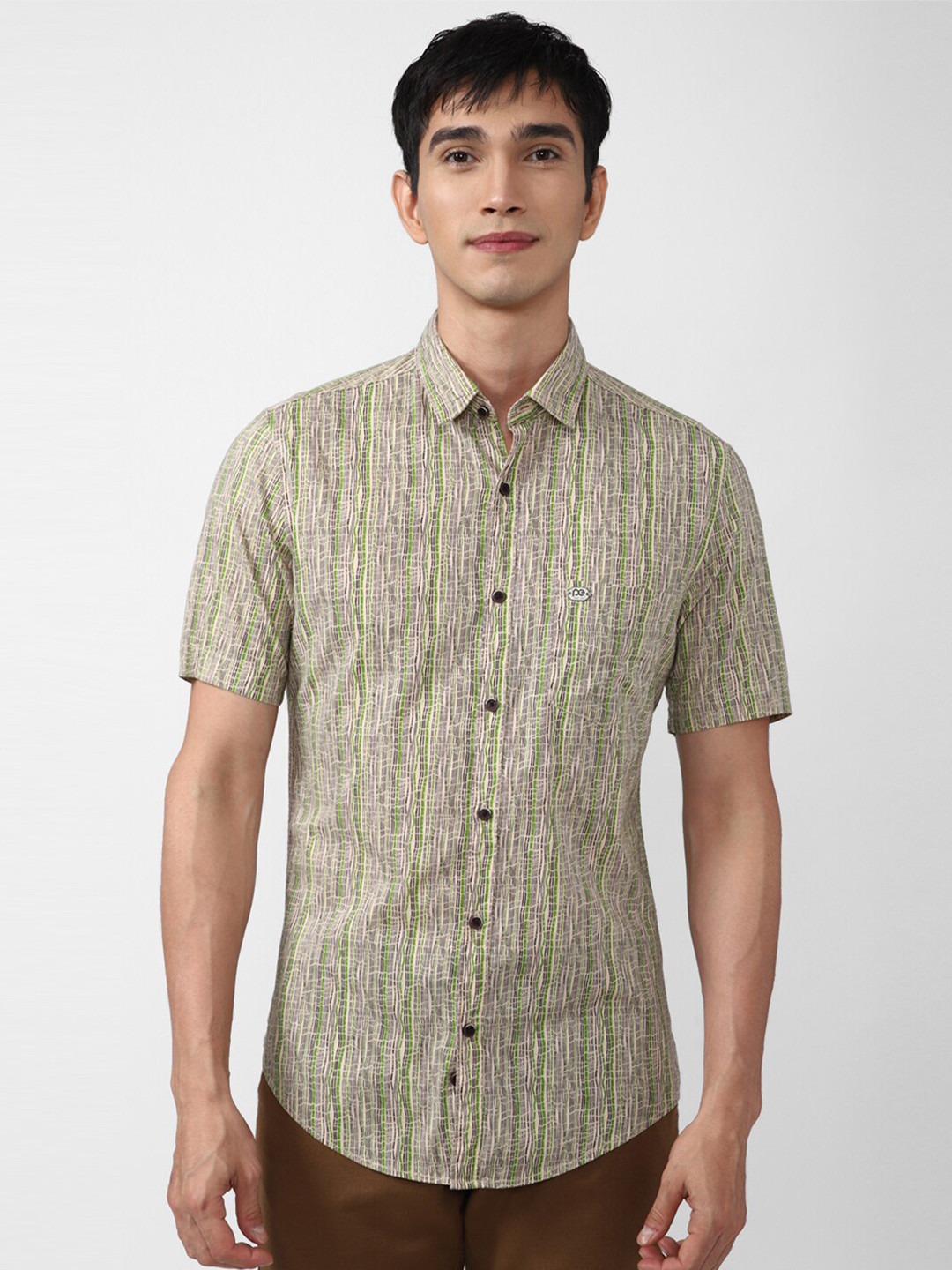 

Peter England Casuals Men Beige Slim Fit Printed Casual Shirt