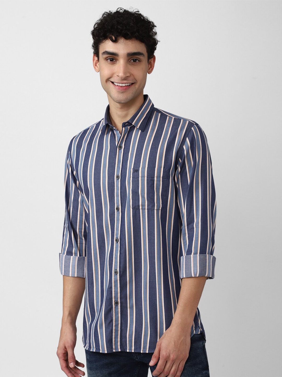 

Peter England Casuals Men Blue Slim Fit Striped Casual Shirt