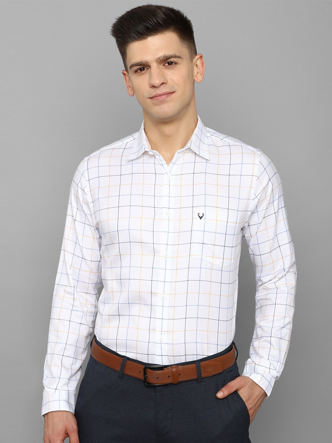 

Allen Solly Men White Slim Fit Checked Formal Shirt