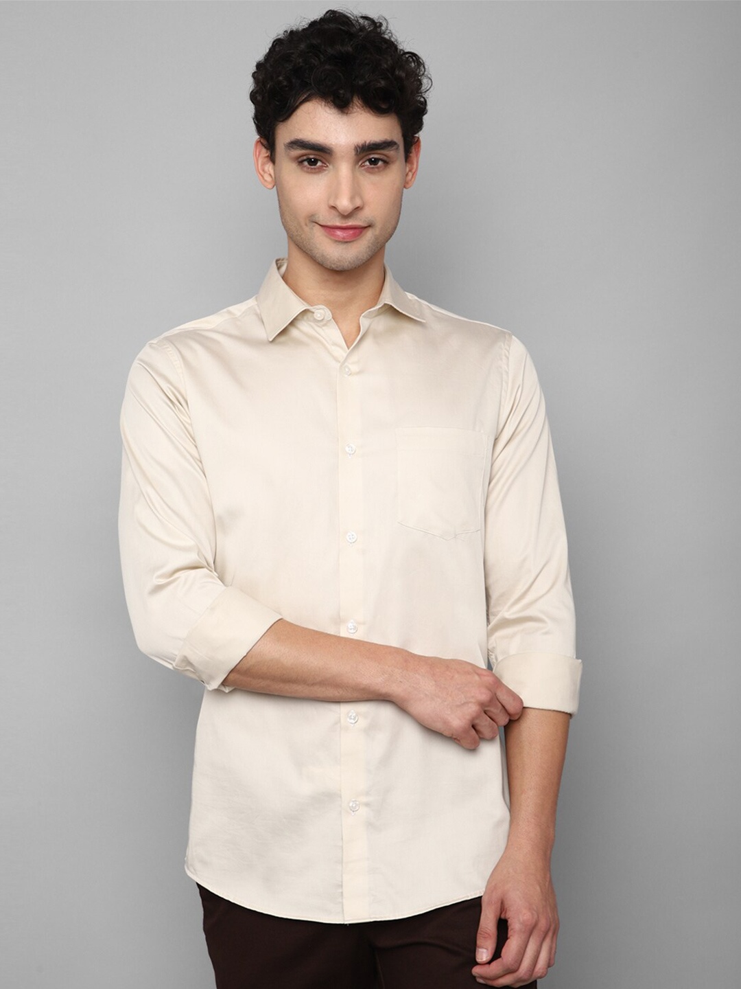

Allen Solly Men Cream-Coloured Slim Fit Pure Cotton Casual Shirt