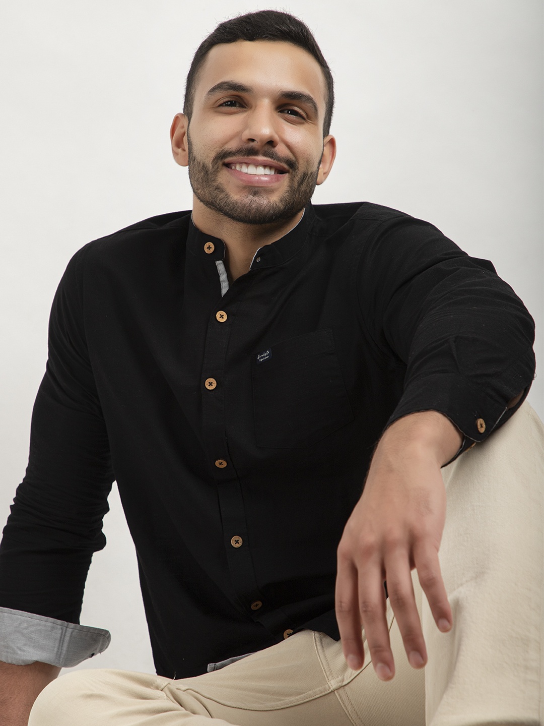 

ARMISTO Men Linen Black Linen Smart Party Shirt