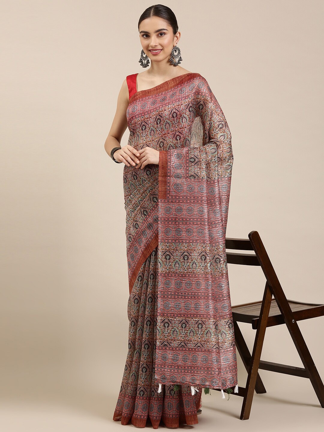 

The Chennai Silks Green & Red Ethnic Motifs Bhagalpuri Saree