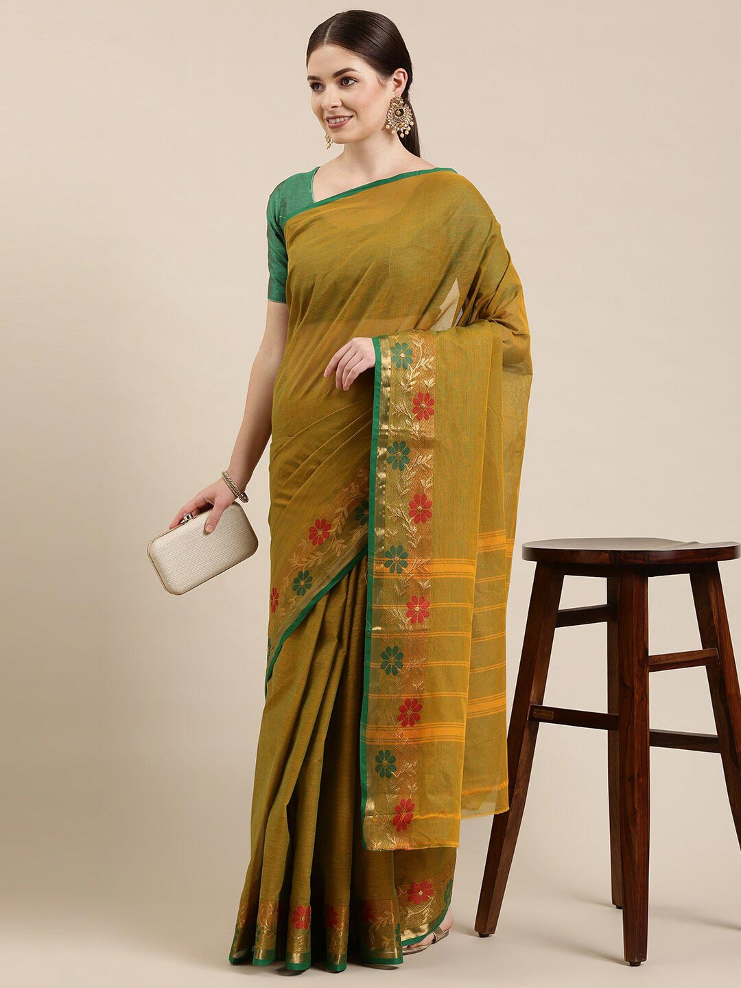 

The Chennai Silks Olive Green & Green Floral Zari Pure Cotton Chettinad Saree