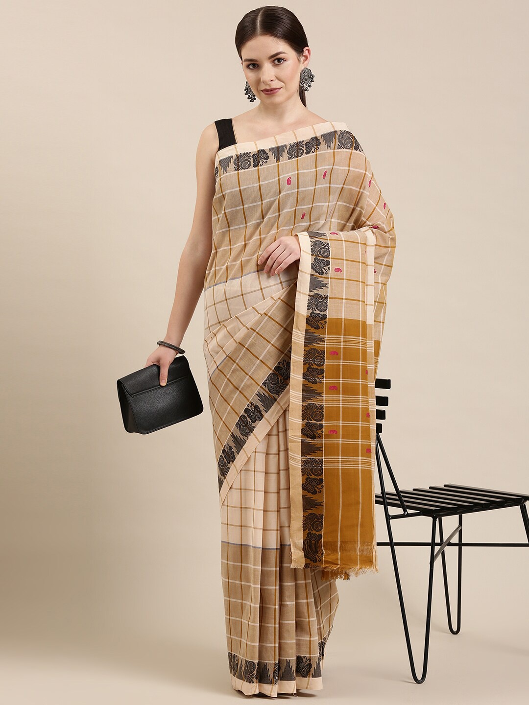 

The Chennai Silks Peach-Coloured & Grey Checked Zari Pure Cotton Chettinad Saree