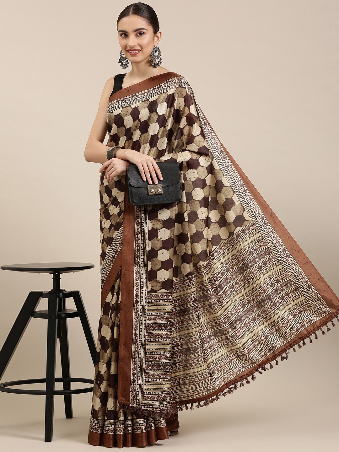 

The Chennai Silks Beige & Brown Printed Saree