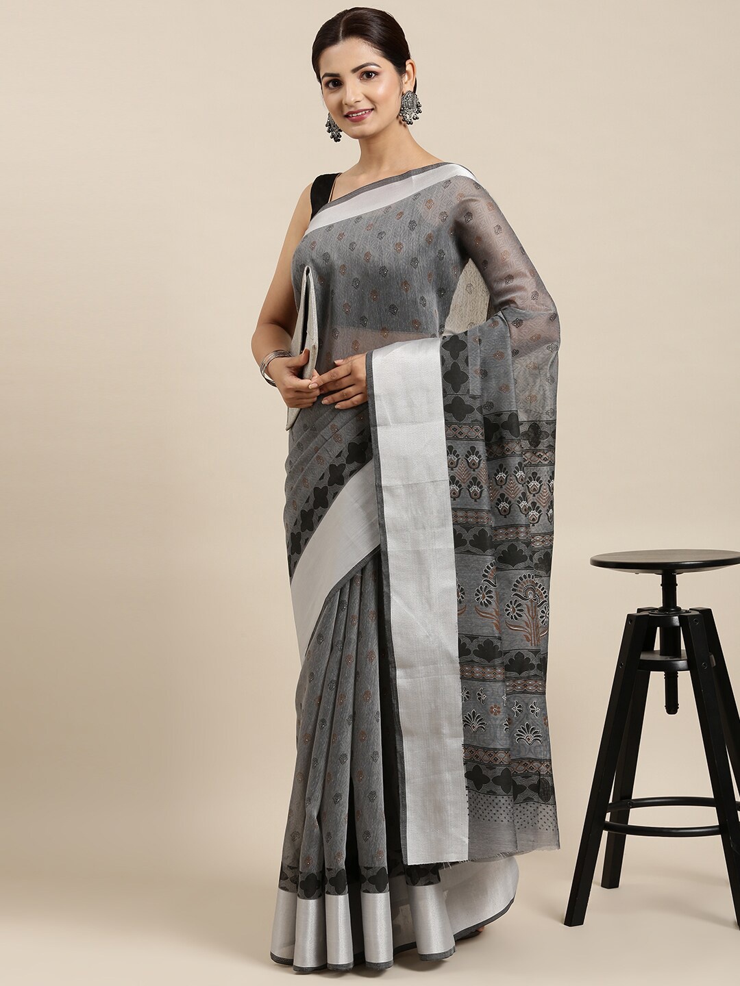 

The Chennai Silks Grey & White Floral Zari Pure Cotton Fusion Saree