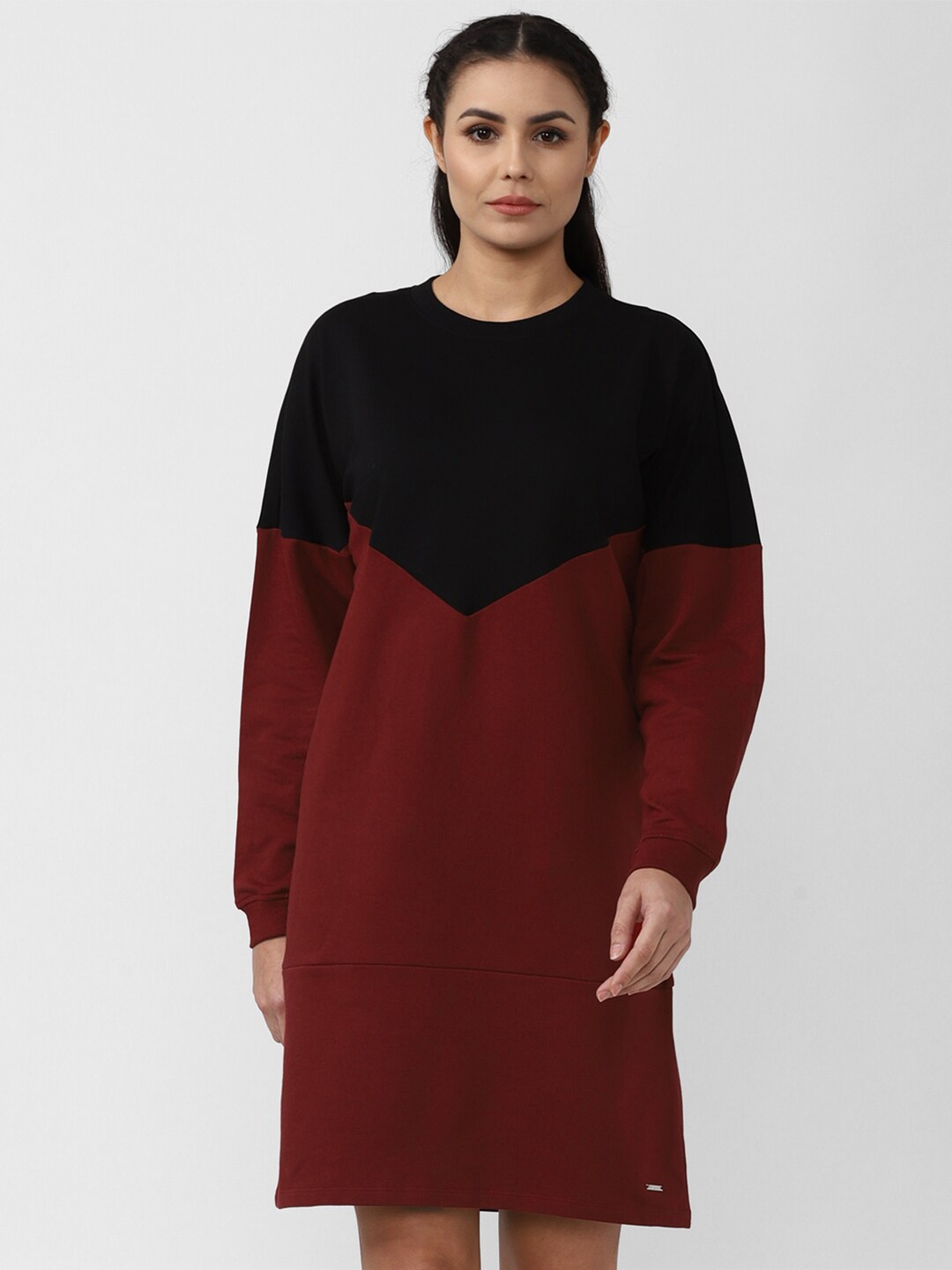 

Van Heusen Woman Maroon & Black Colourblocked T-shirt Dress