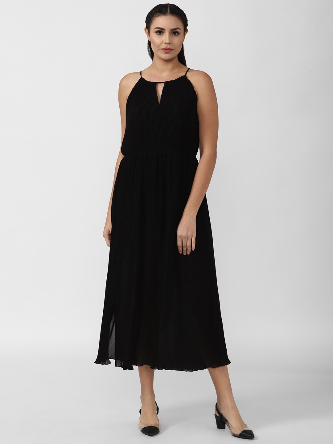 

Van Heusen Woman Black Solid Midi Dress