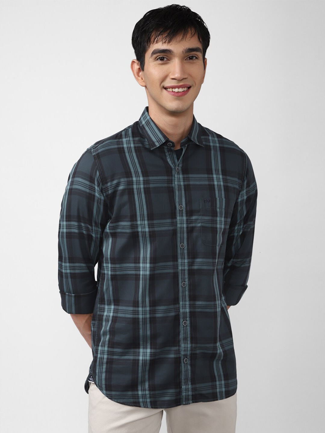 

Peter England Casuals Men Navy Blue Checked Cotton Slim Fit Casual Shirt