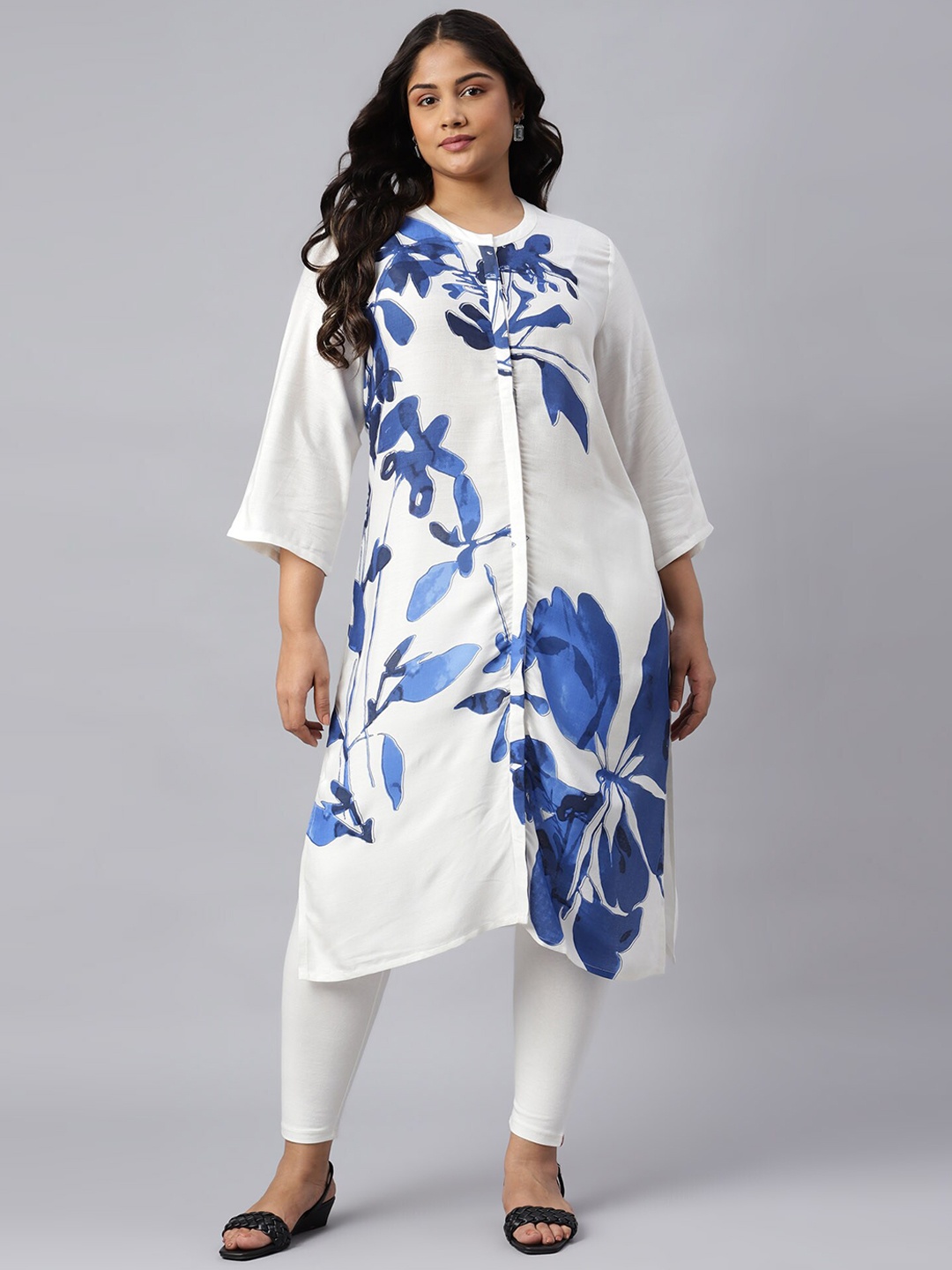 

W Plus Size Women White & Blue Floral Printed Chikankari Floral Handloom Kurta