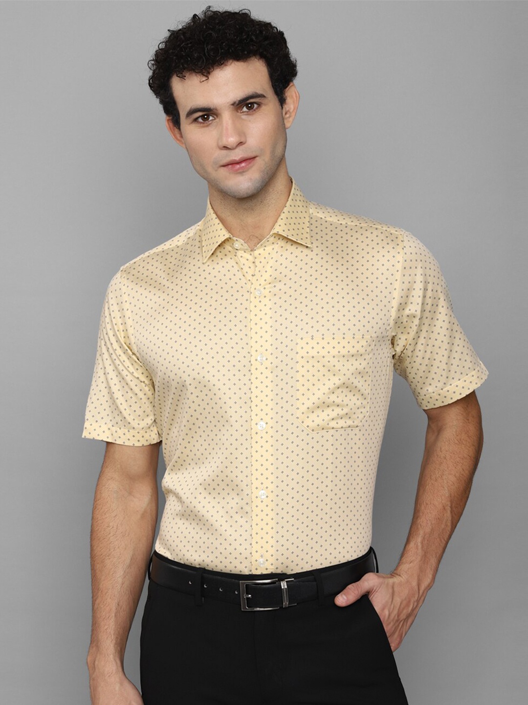 

Louis Philippe Men Yellow Slim Fit Printed Formal Shirt