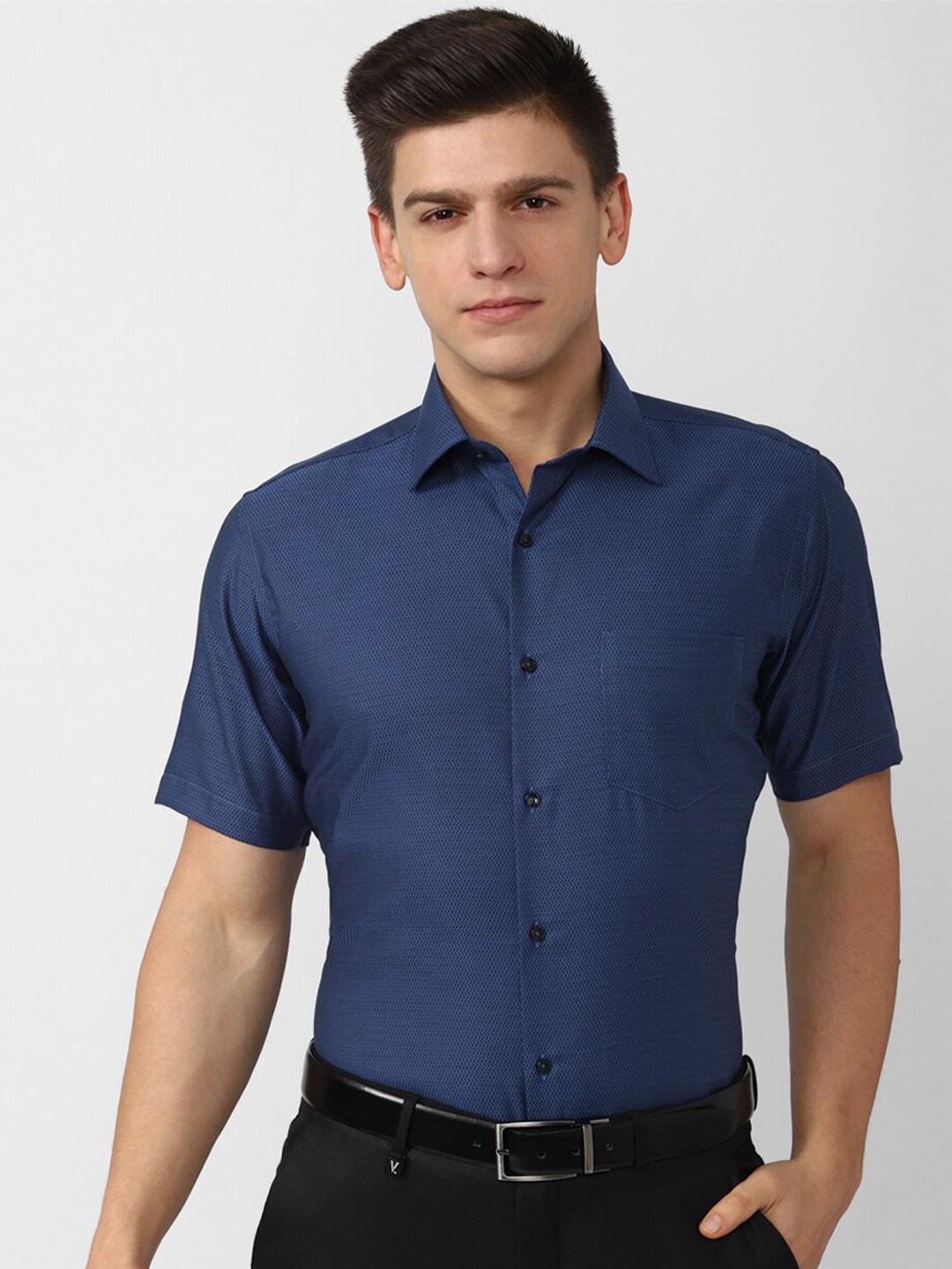

Van Heusen Men Blue Pure Cotton Formal Shirt