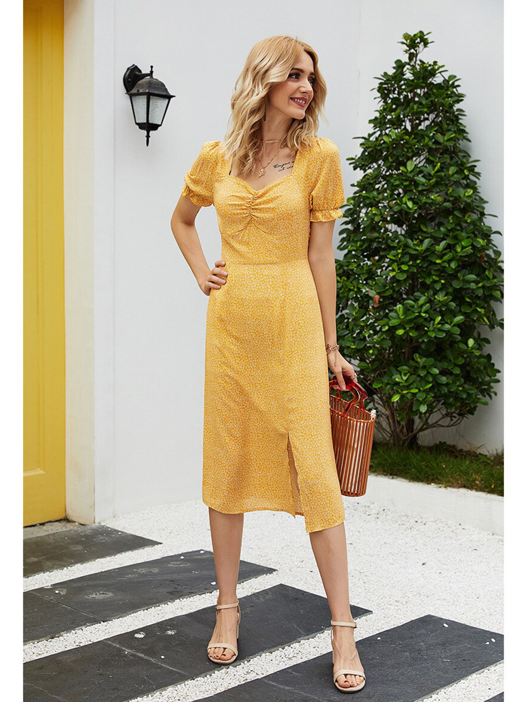 

La Aimee Women Yellow Solid Dress