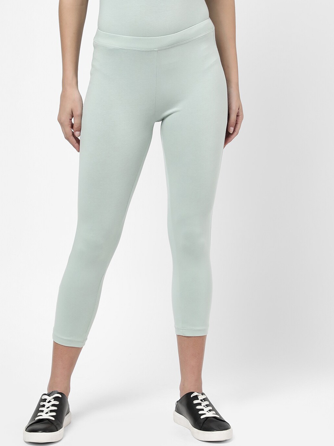 

R&B Women Green Solid Leggings