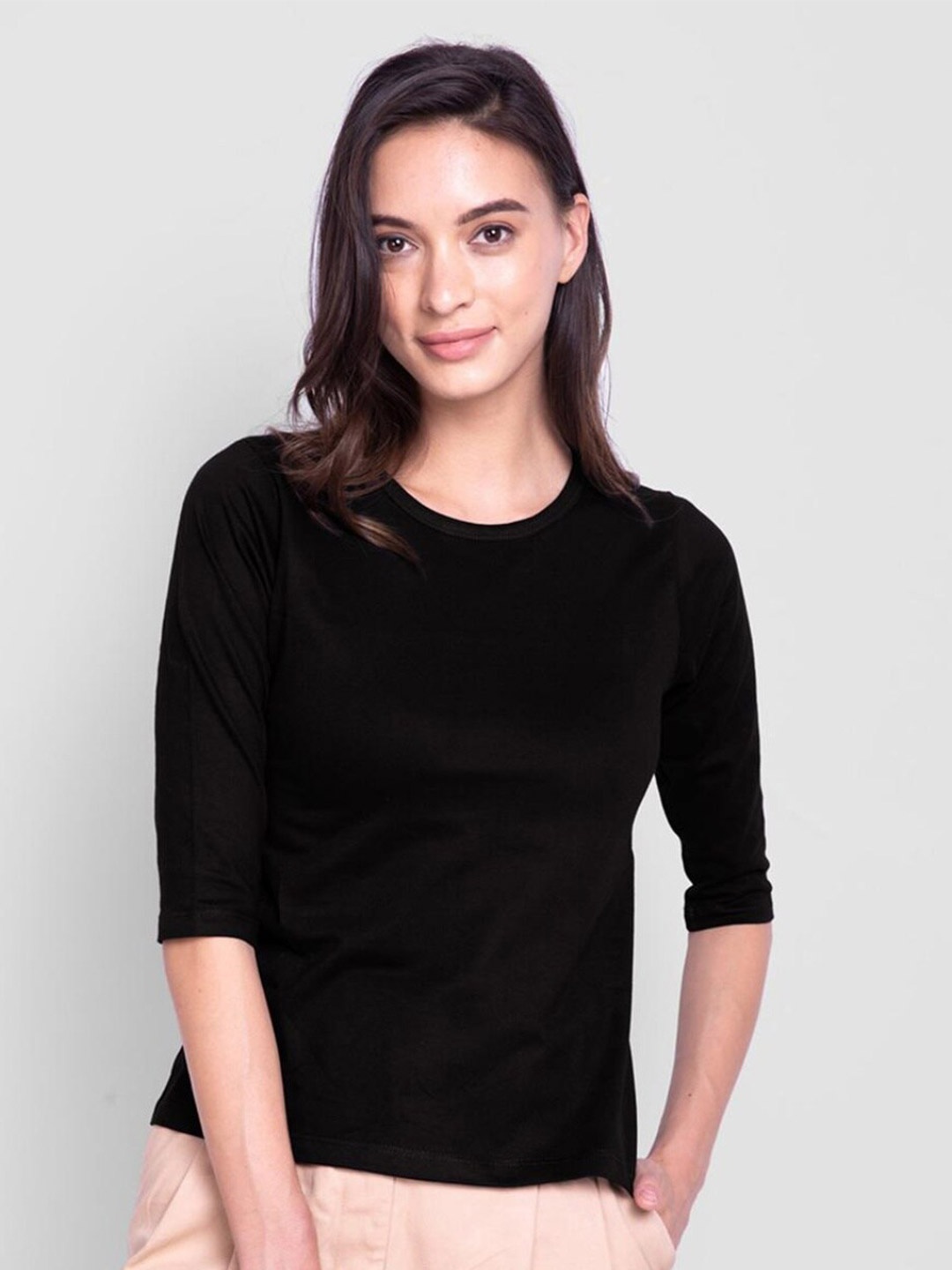 

Bewakoof Women Black Solid Pure Cotton Slim Fit T-shirt