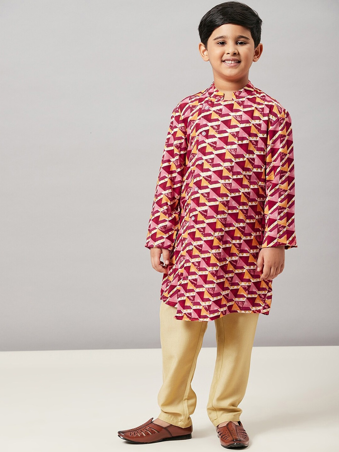 

Stylo Bug Boys Red Printed Pure Cotton Kurta With Churidar