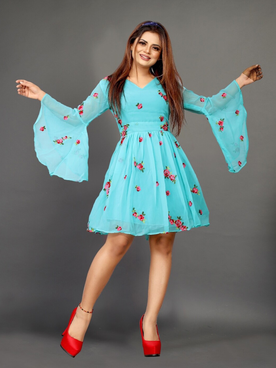 

APNISHA Blue Floral Georgette Dress