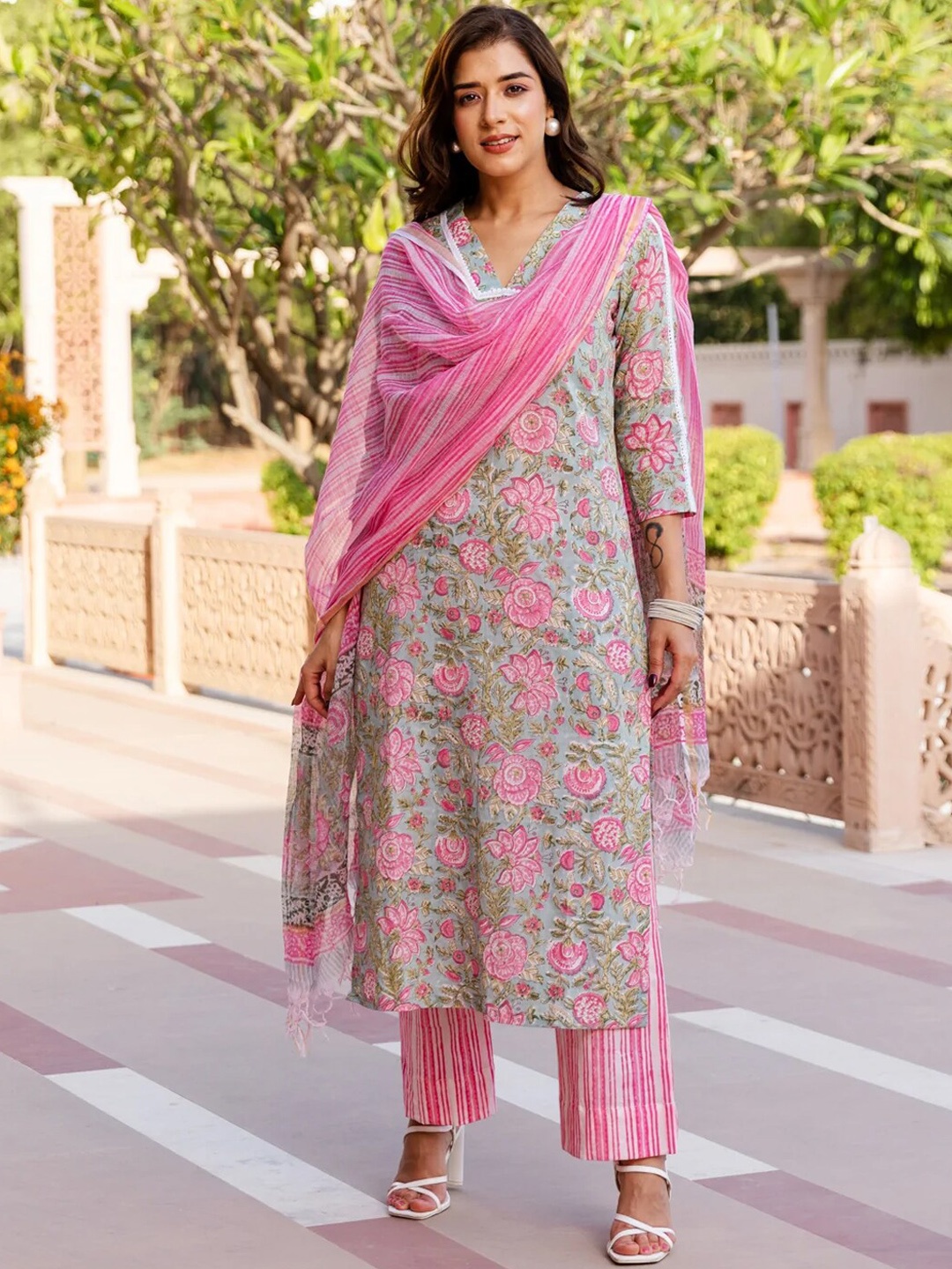 

Ambraee Women Pink Ethnic Motifs Printed Kurta with Palazzos & With Dupatta