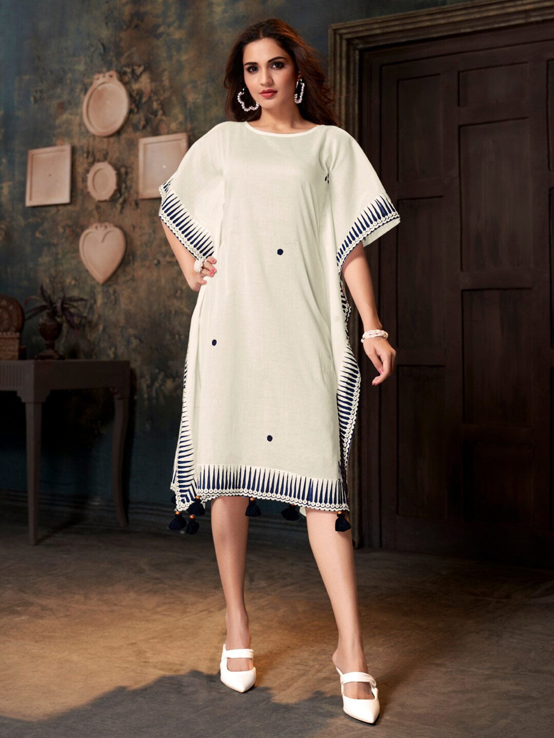 

Saanjh Women Off White Kaftan Dress