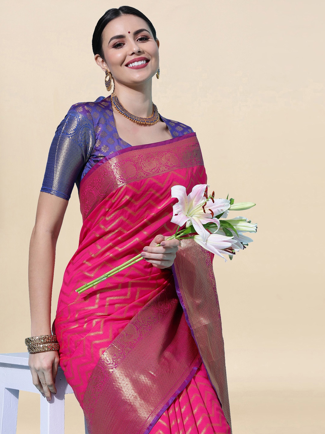 

Satrani Pink & Gold-Toned Woven Design Zari Banarasi Saree