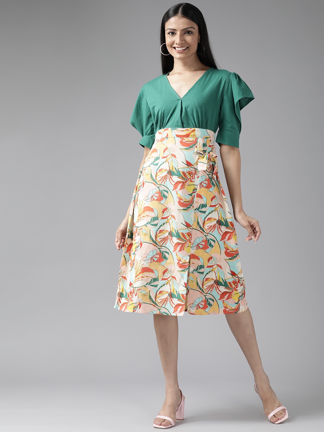 

The Dry State Women Green & Peach-Coloured Floral A-Line Dress