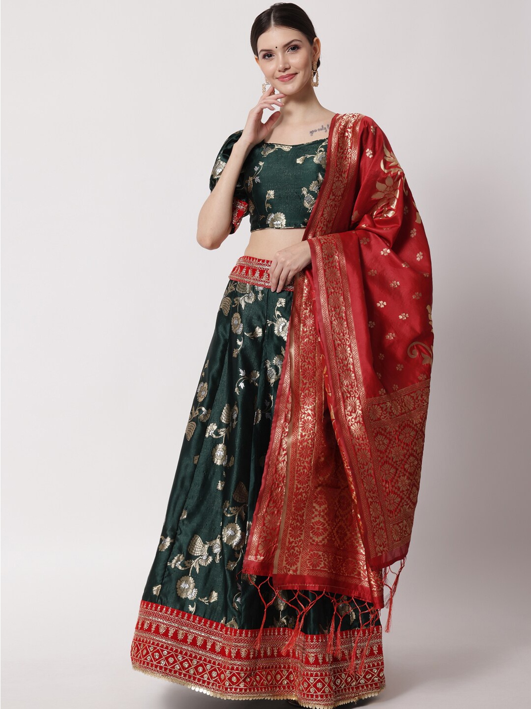 

DIVASTRI Women Green & Red Ready to Wear Lehenga & Unstitched Blouse With Dupatta