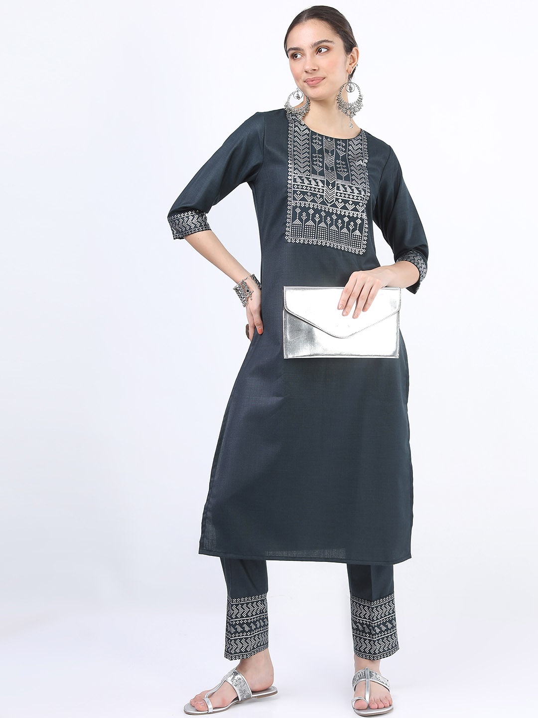 

KETCH Women Ethnic Motifs Kurta with Trousers, Teal