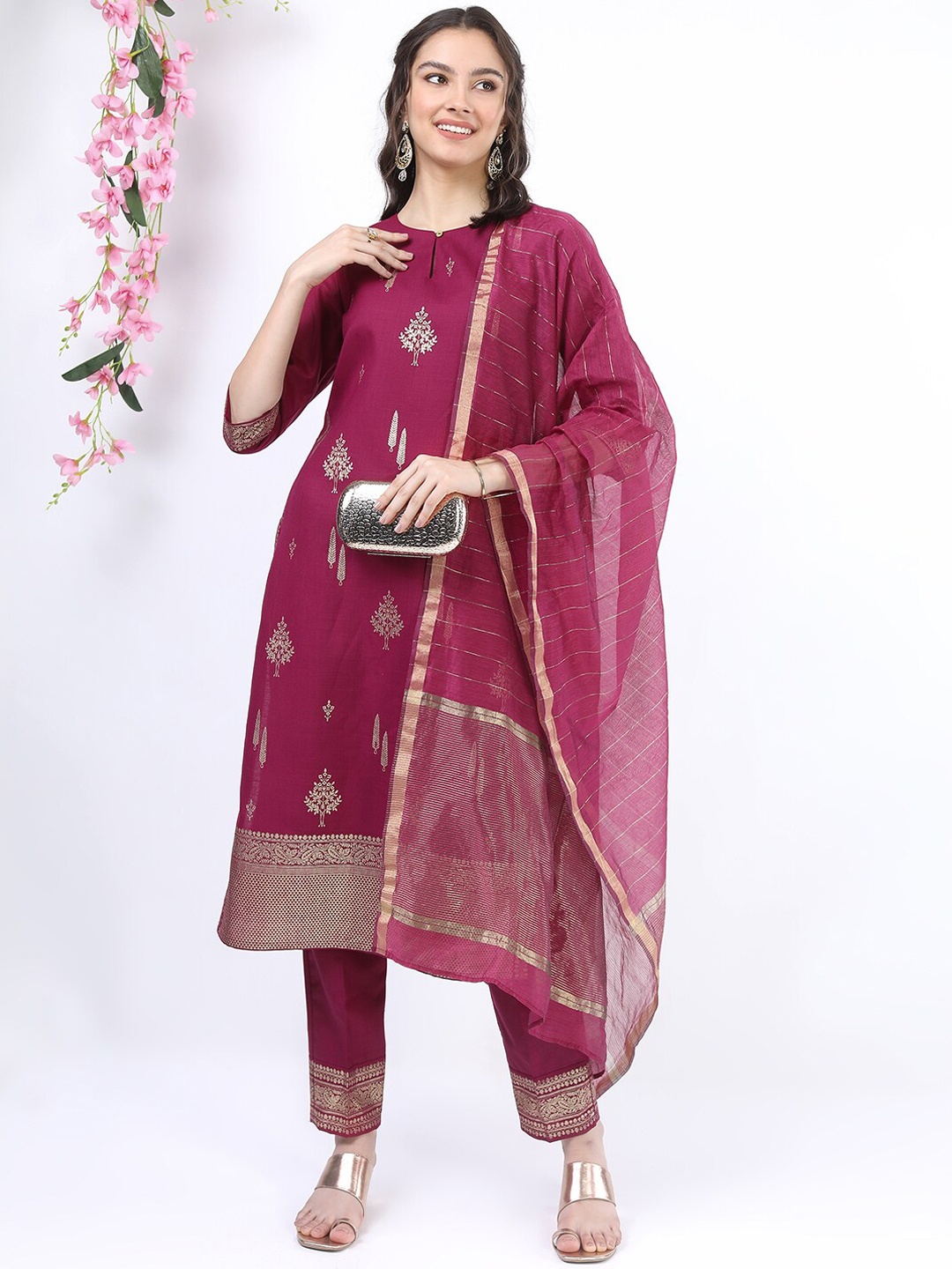 

KETCH Women Magenta Floral Kurta with Trousers & With Dupatta